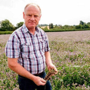 Un agricultor está 20 años con labranza cero pero vuelve a arar ¿por qué?