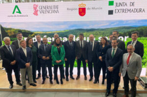 Andalucía, Murcia, Comunidad Valenciana y Extremadura firman un manifiesto en defensa del sector hortofrutícola