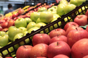 Los alimentos básicos se encarecen hasta un 583% del campo al supermercado