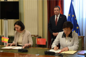 España y China firman un nuevo protocolo para exportar carne de ave