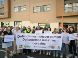 Agricultores cerealistas de Guadalajara protestan por la crisis del sector y exigen aranceles al grano ucraniano