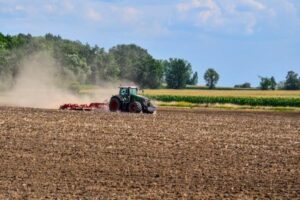 La paradoja de la PAC: las grandes explotaciones concentran ayudas sin aportar resiliencia ambiental