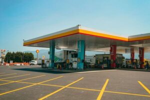 Cuenta atrás en los surtidores: el gasóleo sube hoy