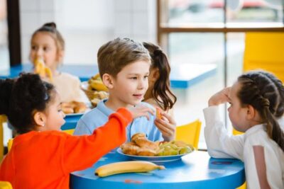 La contratación pública de alimentos no tiene que ser al precio más bajo, propone Bruselas
